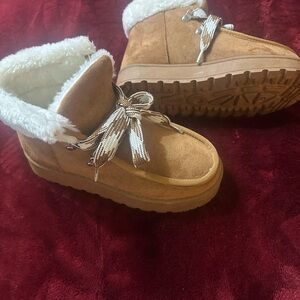 Women's Faux-Suede Winter Ankle Boots with Sherpa Collar - Tan